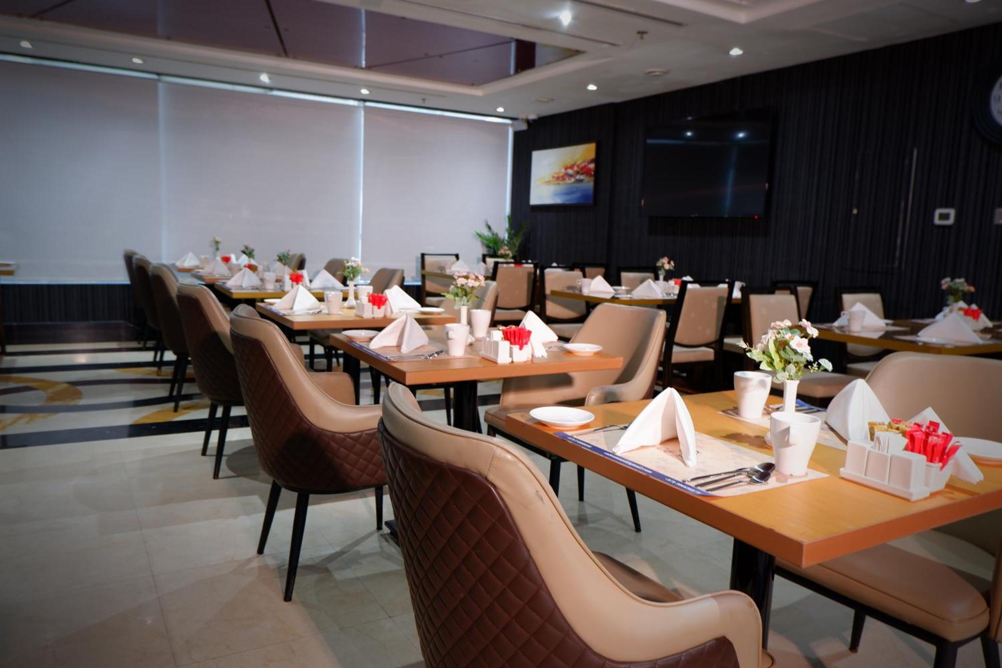 אבו דאבי Al Diar Sawa Hotel Apartments מראה חיצוני תמונה