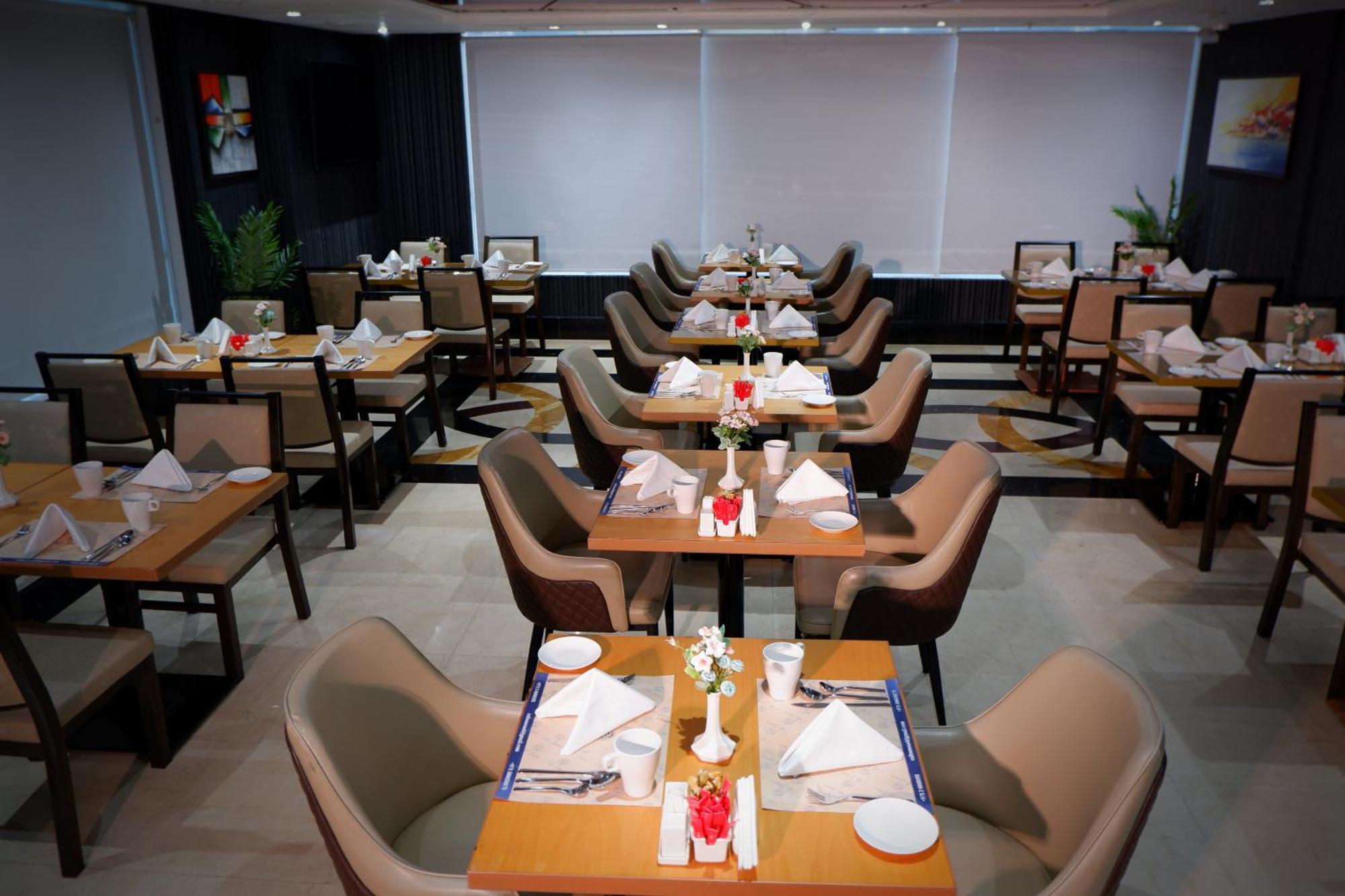 אבו דאבי Al Diar Sawa Hotel Apartments מראה חיצוני תמונה