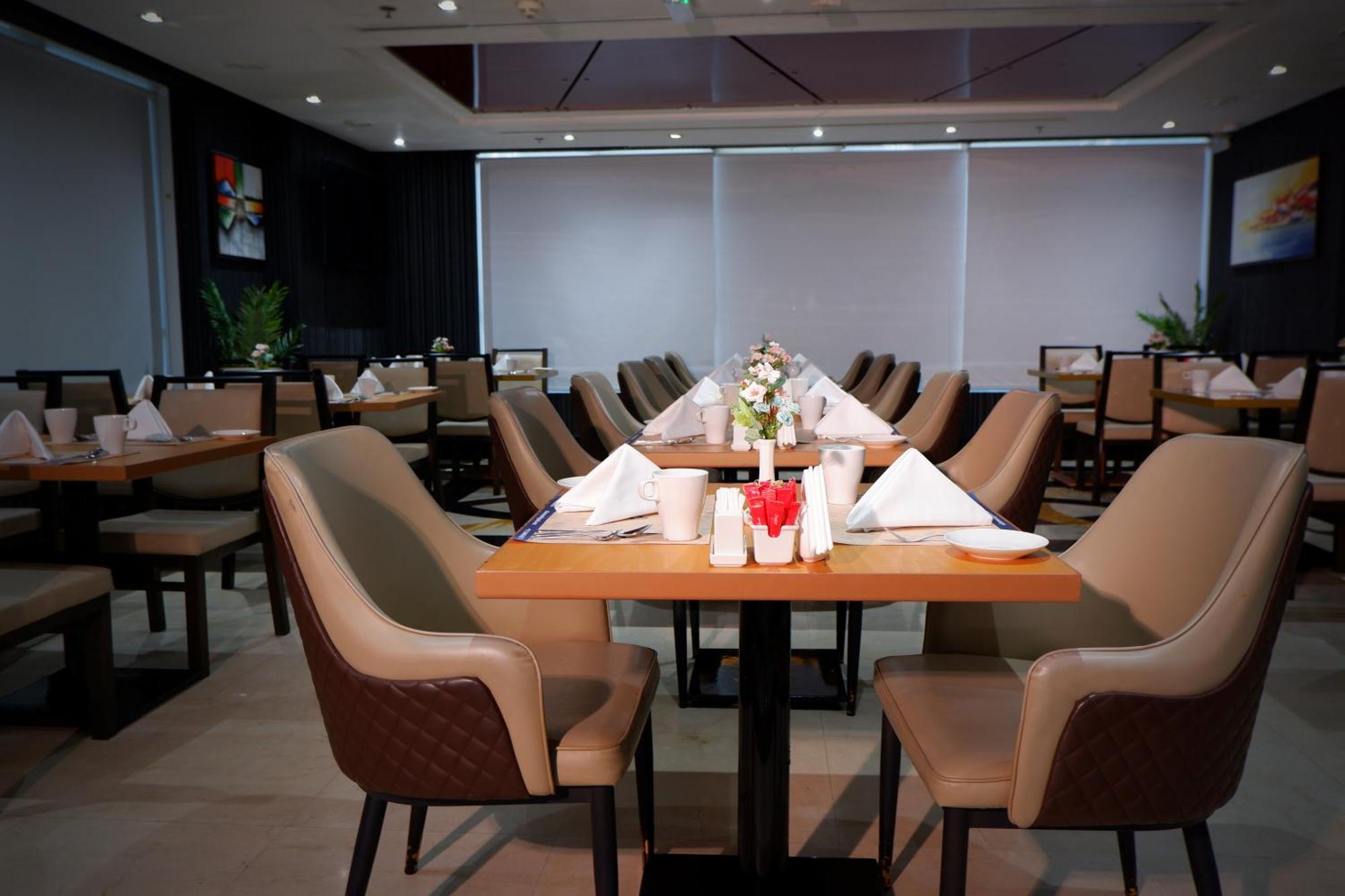 אבו דאבי Al Diar Sawa Hotel Apartments מראה חיצוני תמונה